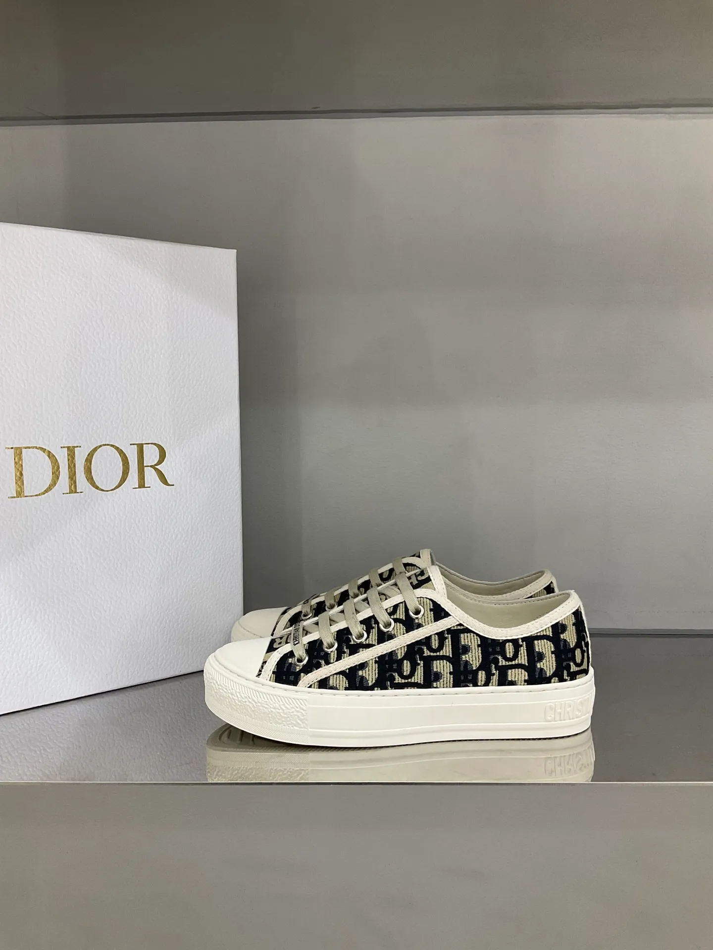 👟👟Ex-factory price 480👟👟 Dior embroidered canvas shoes, full range of colors on sale Size: 35-41